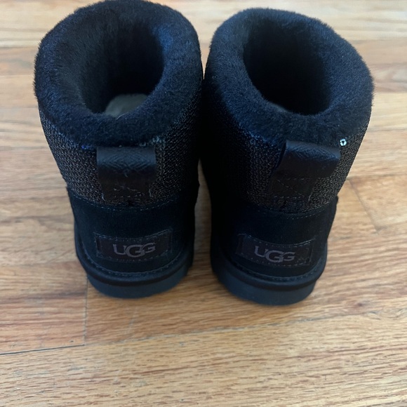 Girls Sequin UGGs - Picture 2 of 4